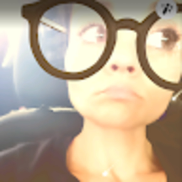 Meet your Posher, Andrea - Picture 1 of 1